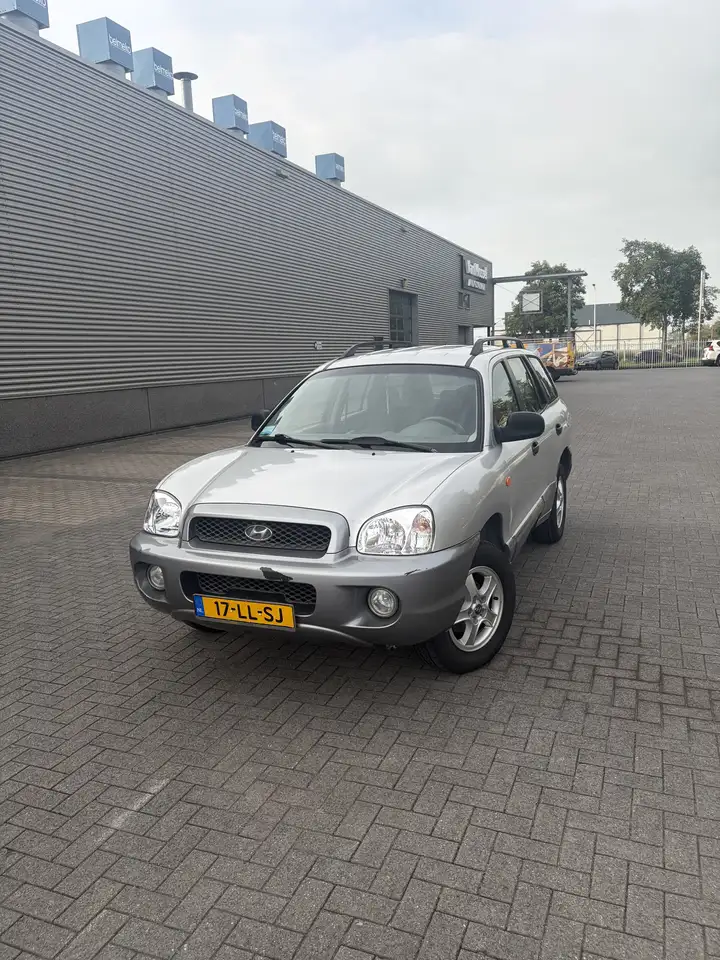 Hyundai SANTA FE