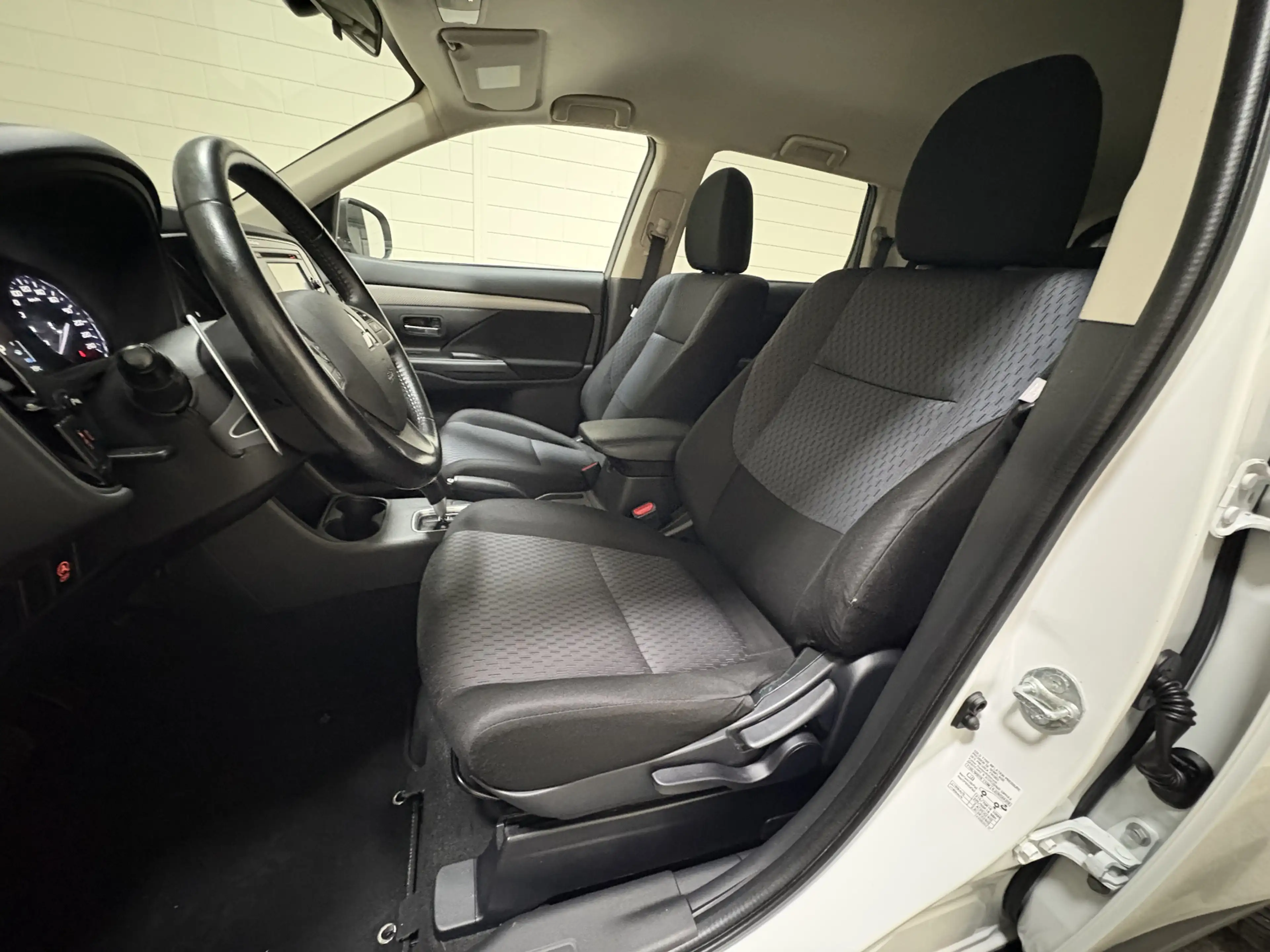 Mitsubishi Outlander 2.0 Intense+, Automaat, 7 persoons, Clima, Cruise, — photo 14