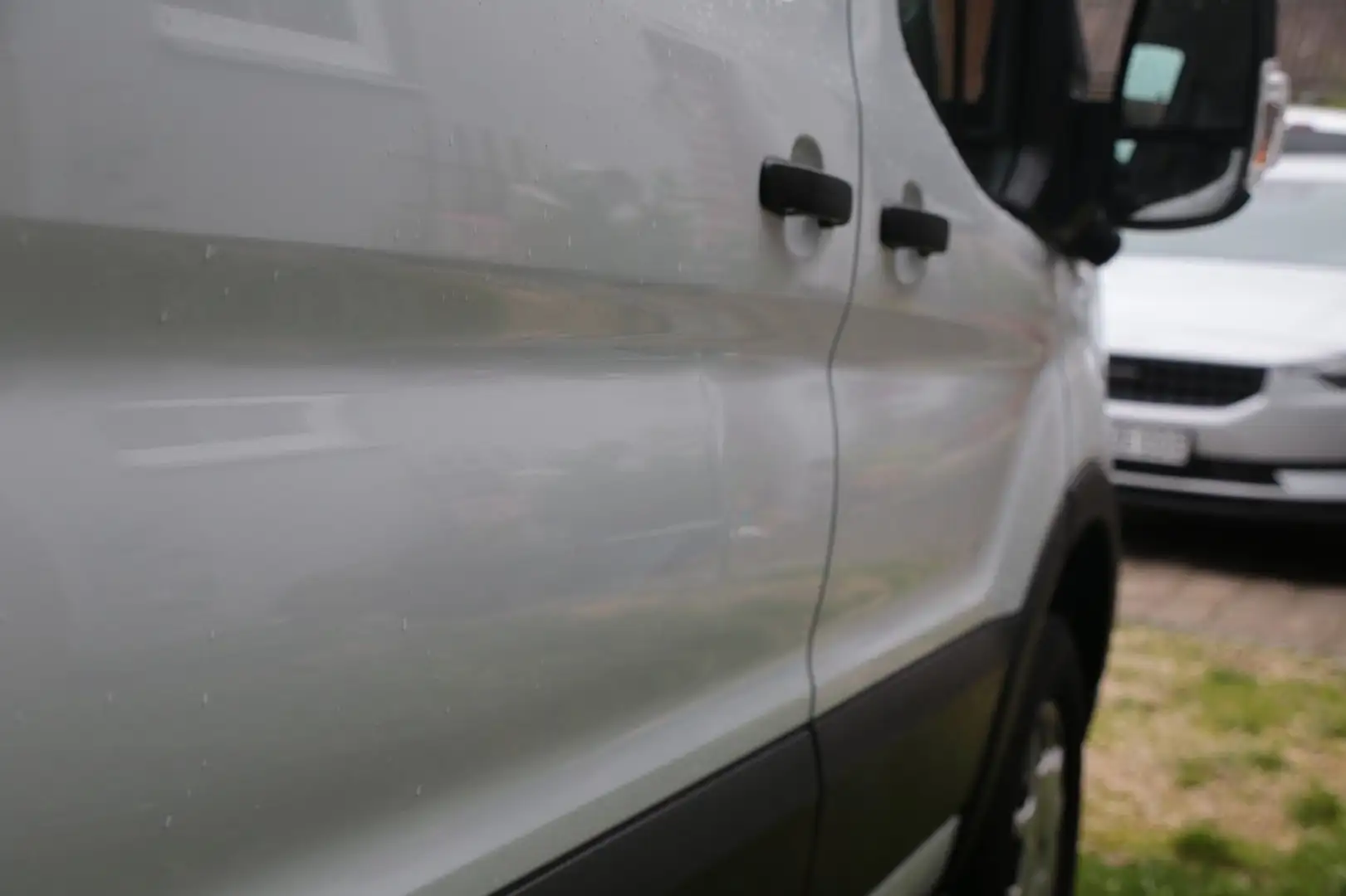 Ford Transit e-Transit Kasten E 350 L3H2 Trend Weiß - 2