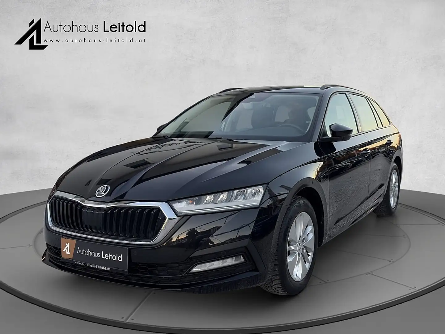 Skoda Octavia Combi 2,0 TDI Ambition VIRTUAL LED KEYLESS NAVI... Noir - 1