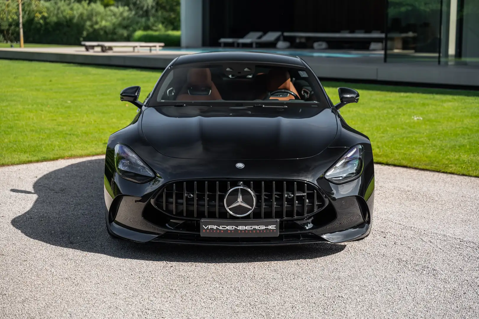 Mercedes-Benz AMG GT 63/PANO/BURMESTER/BI-COLOR/NIGHTPAKKET/PERF. SOUND Zwart - 2