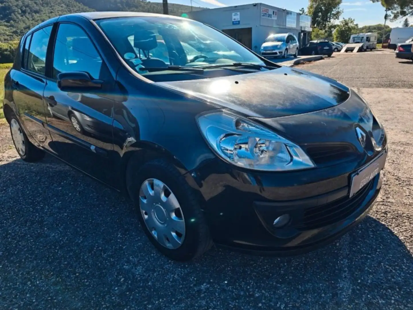 Renault Clio 3 1.5 dci Noir - 1