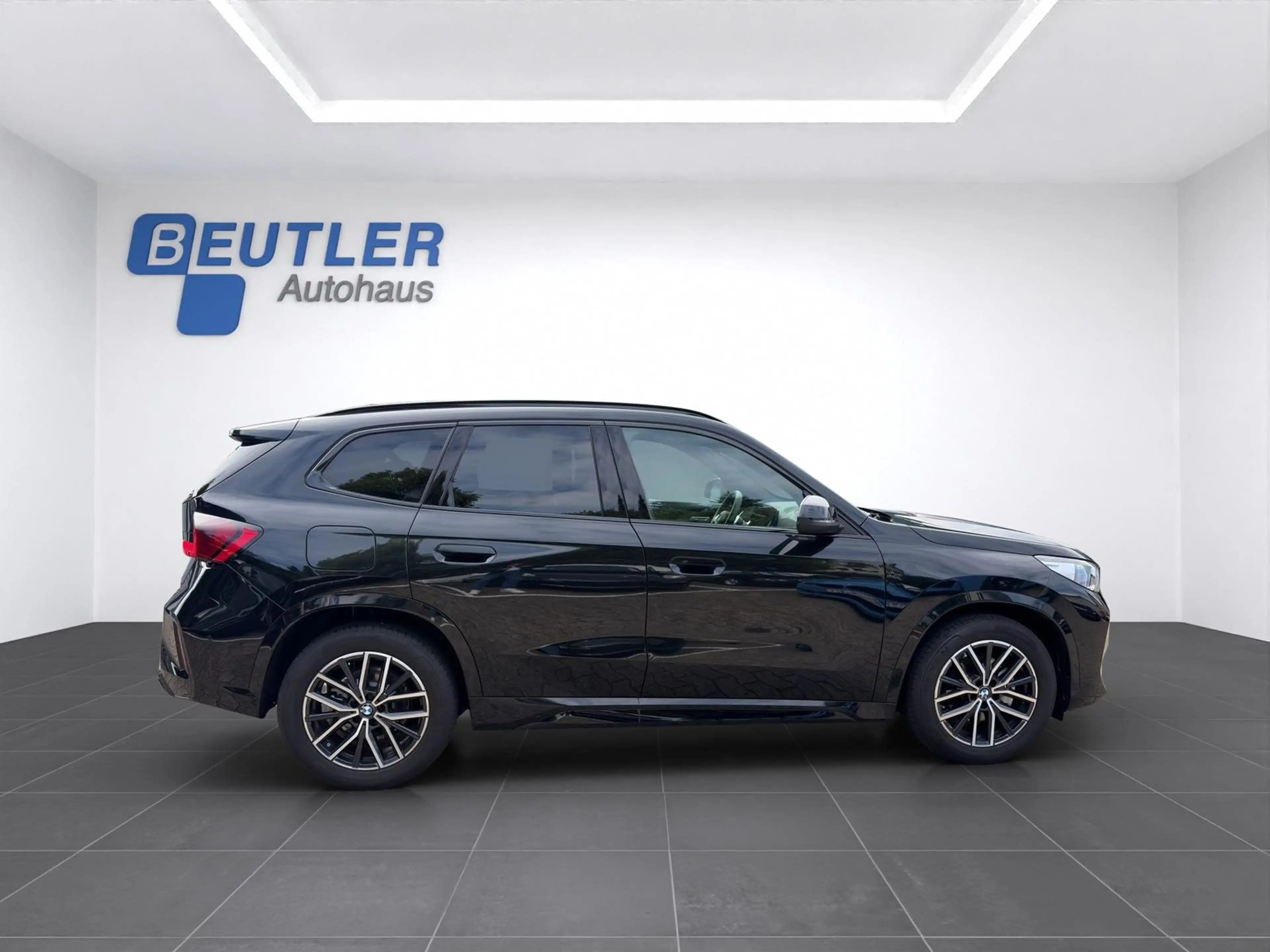 BMW X1 sDrive 18i M Sport 18" aLED Keyless Kamera — photo 7