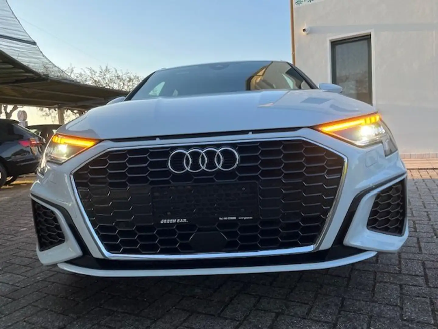 Audi A3 Sportback 40 TFSI 204cv E  s-tron S line NAVI+LED Blanc - 1