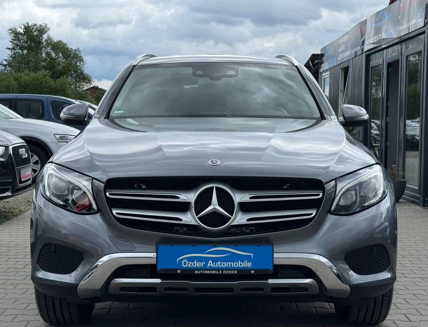 Mercedes-Benz GLC 220 d 4Matic+HUD+Garantie+Finanzierung+ Grau - 2