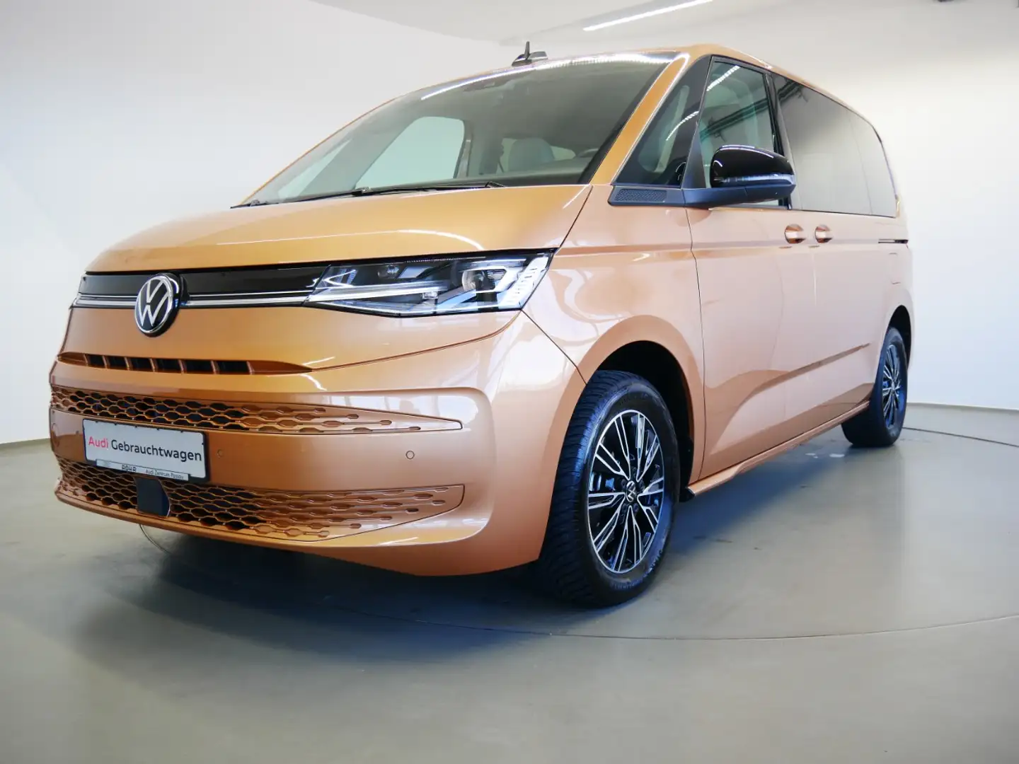 Volkswagen T7 Multivan 2.0 TSI DSG Life MATRIX PANO NAVI Bronze - 2