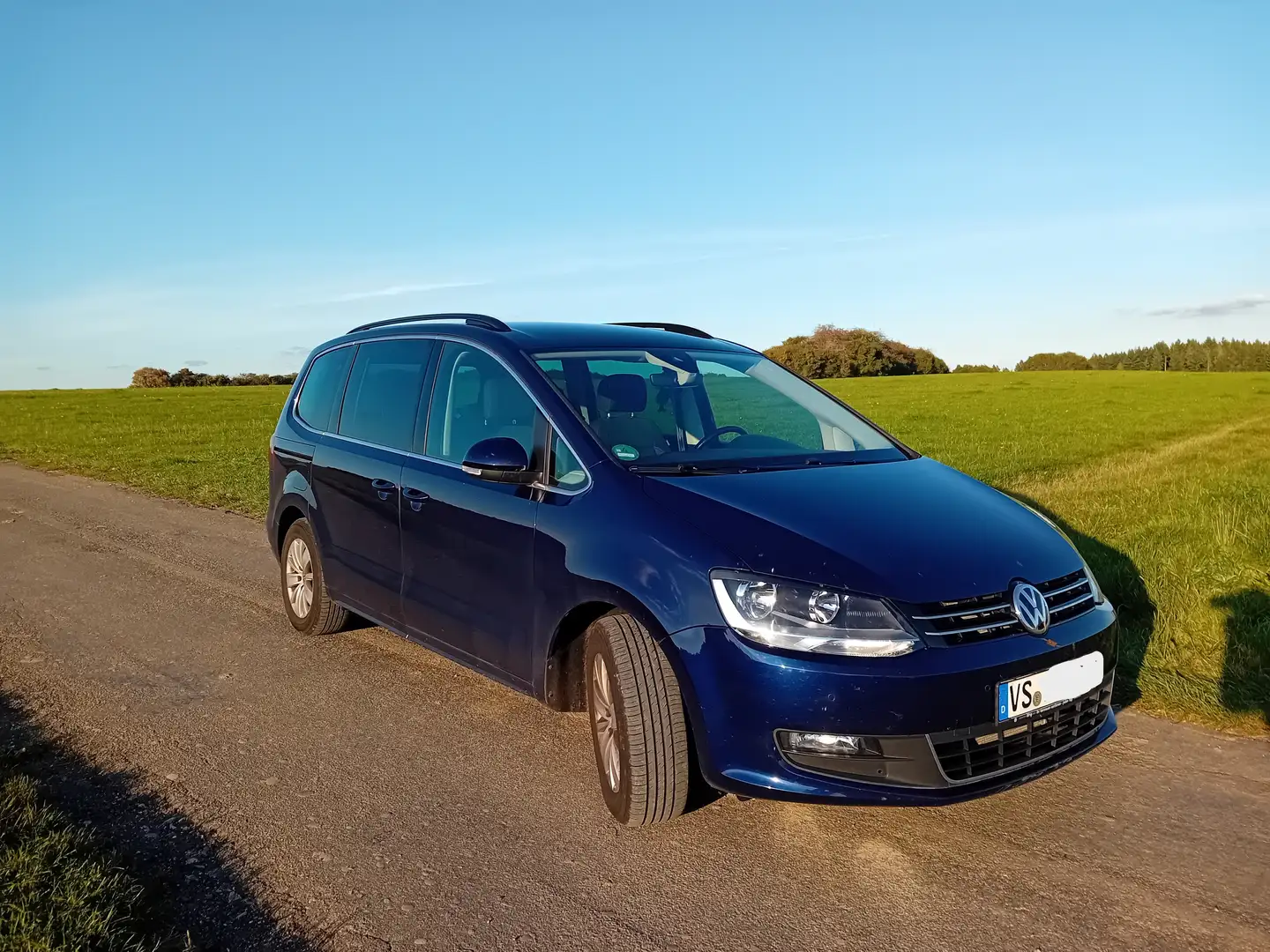 Volkswagen Sharan 1.4 TSI DSG Trendline Blau - 1