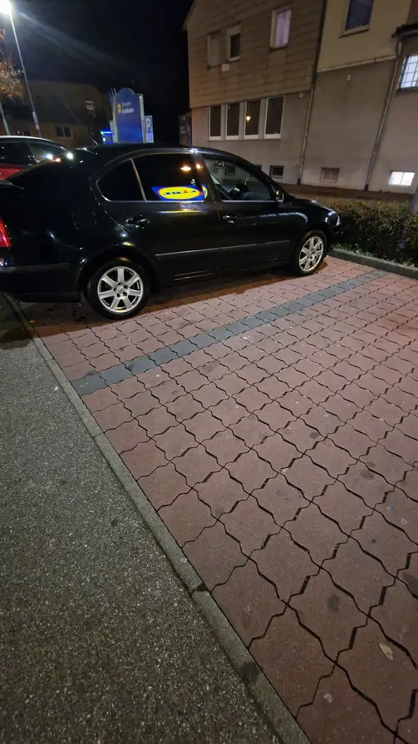 Skoda Octavia 2.0 FSI Ambiente - 1