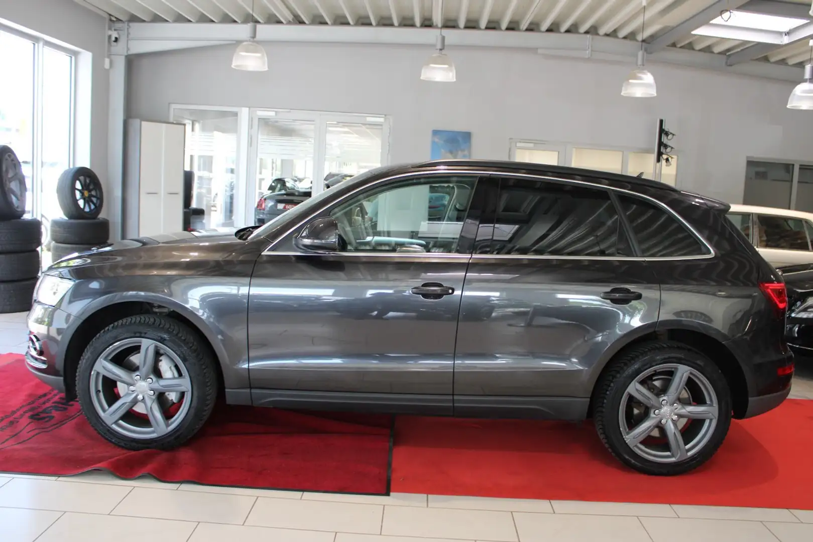 Audi Q5 3.0 TDI quattro *AHK/PANO* Grey - 2