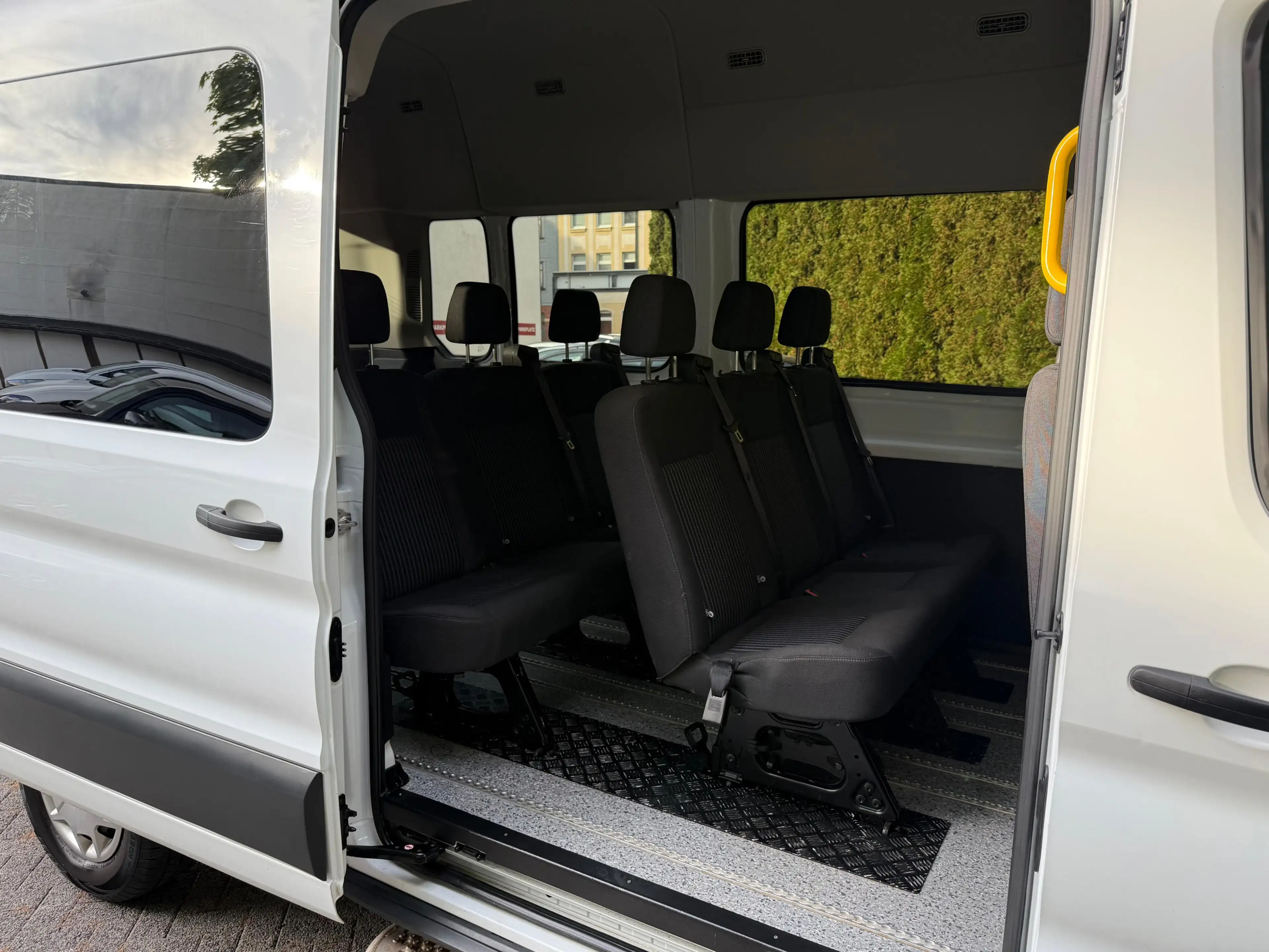 Ford Transit 2.0TDCi 350 L3H3 9-Sitz+ROLLSTUHLRAMPE+ — photo 10