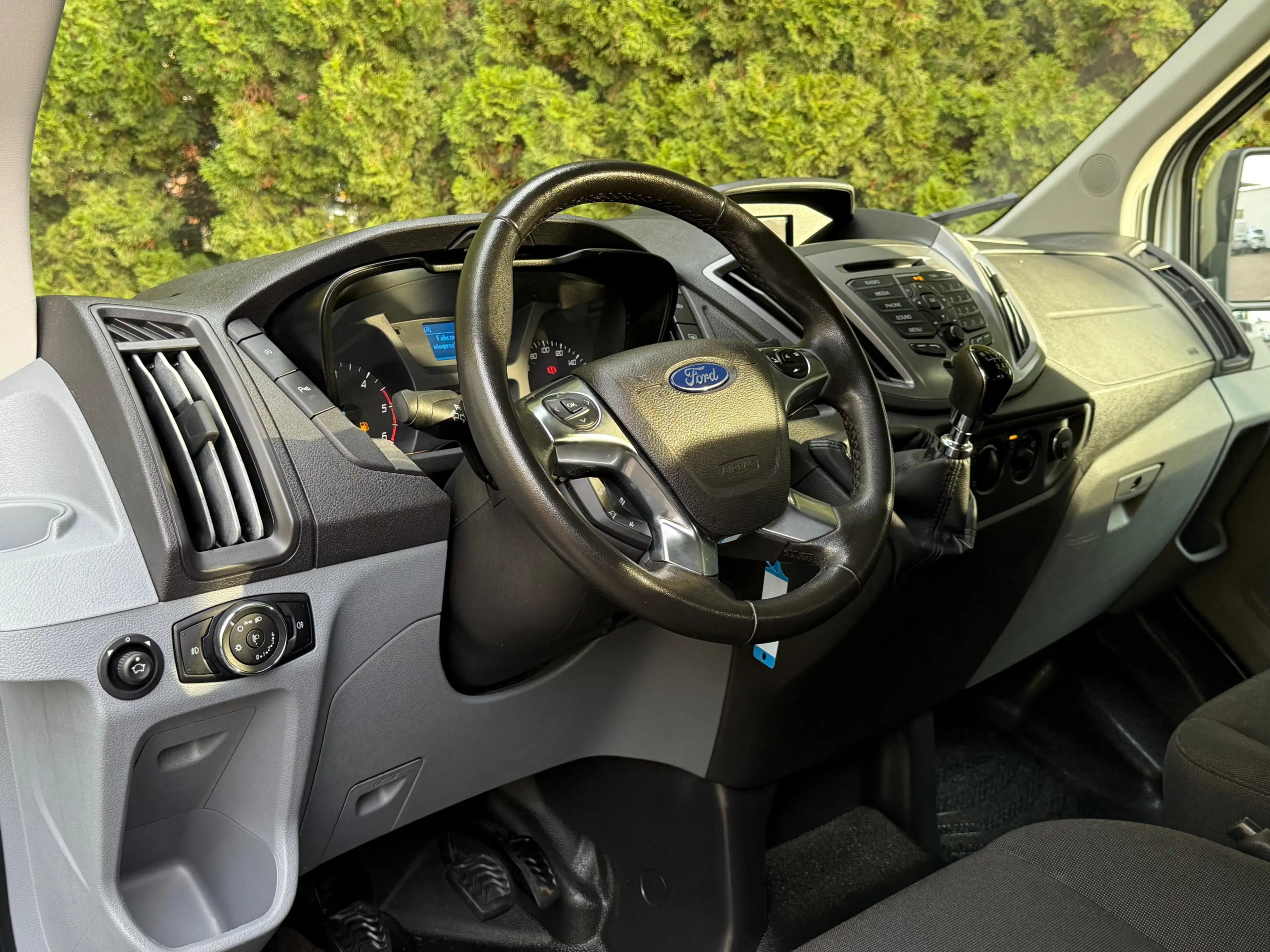 Ford Transit 2.0TDCi 350 L3H3 9-Sitz+ROLLSTUHLRAMPE+ — photo 13