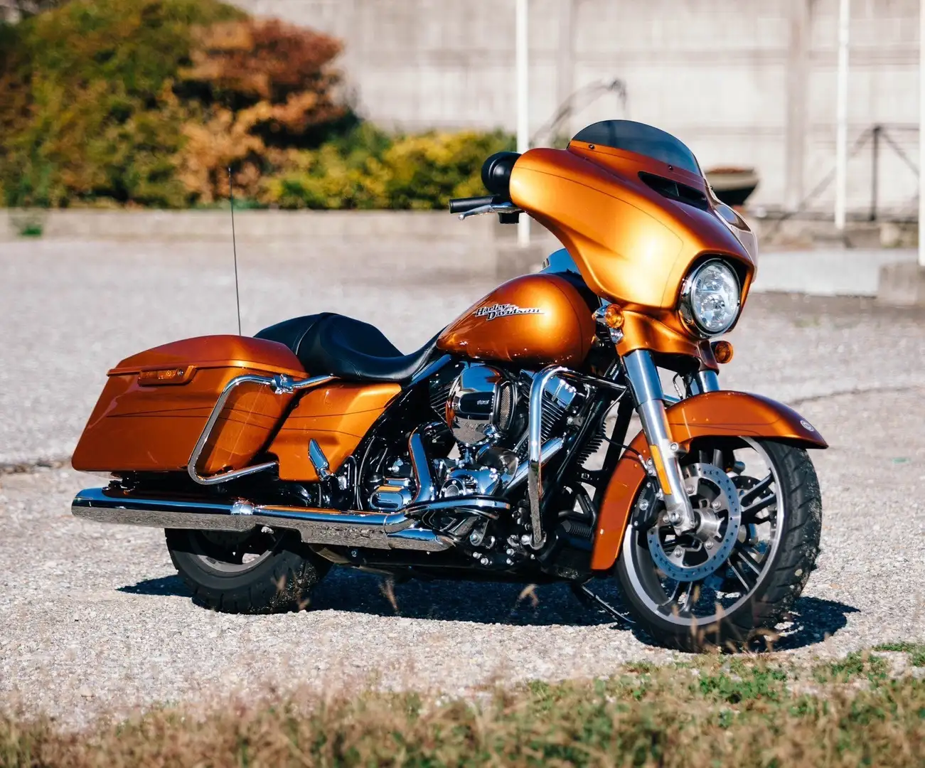 Harley-Davidson Street Glide Portocaliu - 1