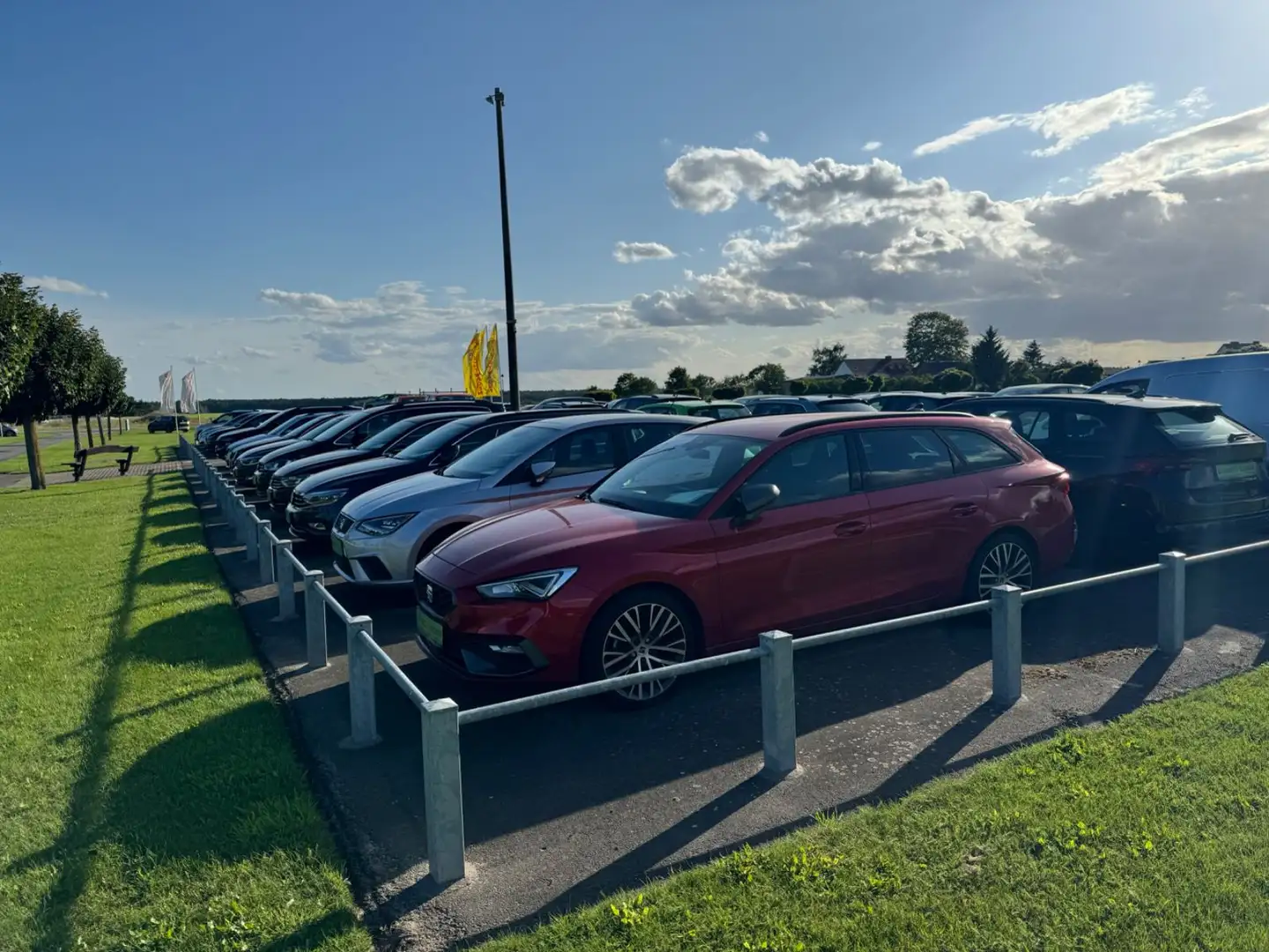 Skoda Karoq Sportline 1,5 TSI DSG 110kw 360 Grad-ACC- Weiß - 2