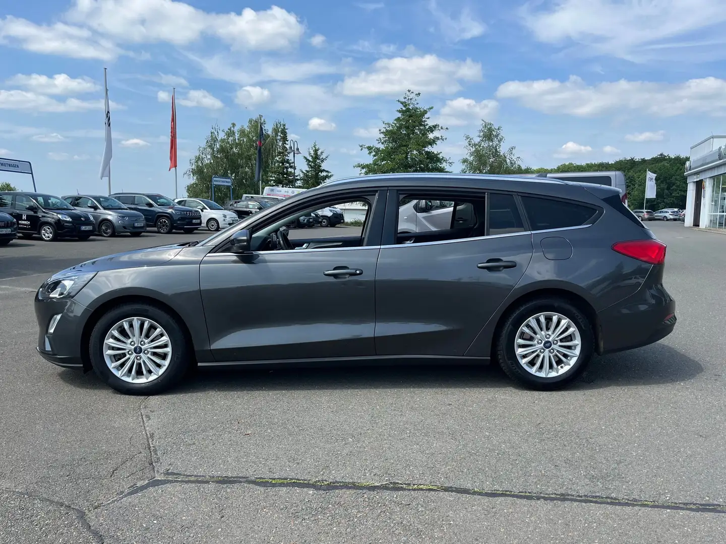 Ford Focus Turnier Titanium Grau - 2