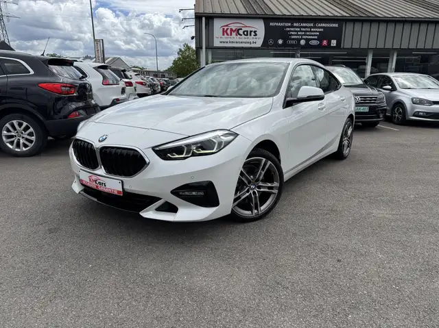 BMW 218 Gran Coupé ESSENCE // AUTOMATIQUE // CUIR // CAMERA // JANTES // NAVIGATION