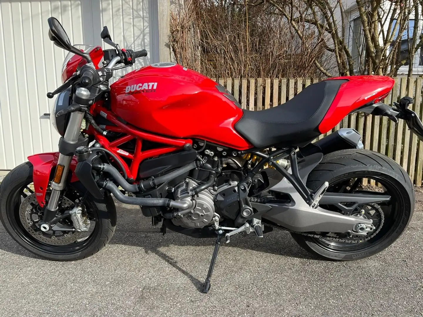 Ducati Monster 821 L Rot - 1