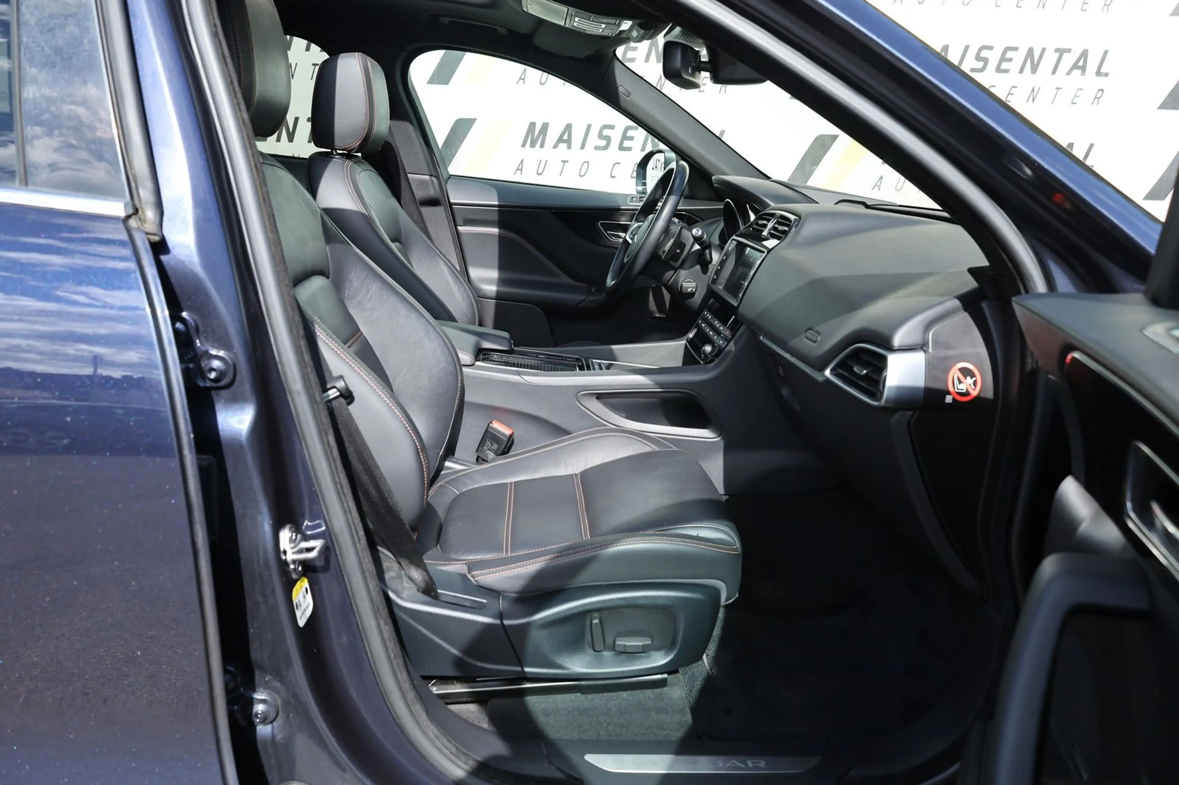 Jaguar F-Pace F-PACE Pure — photo 7