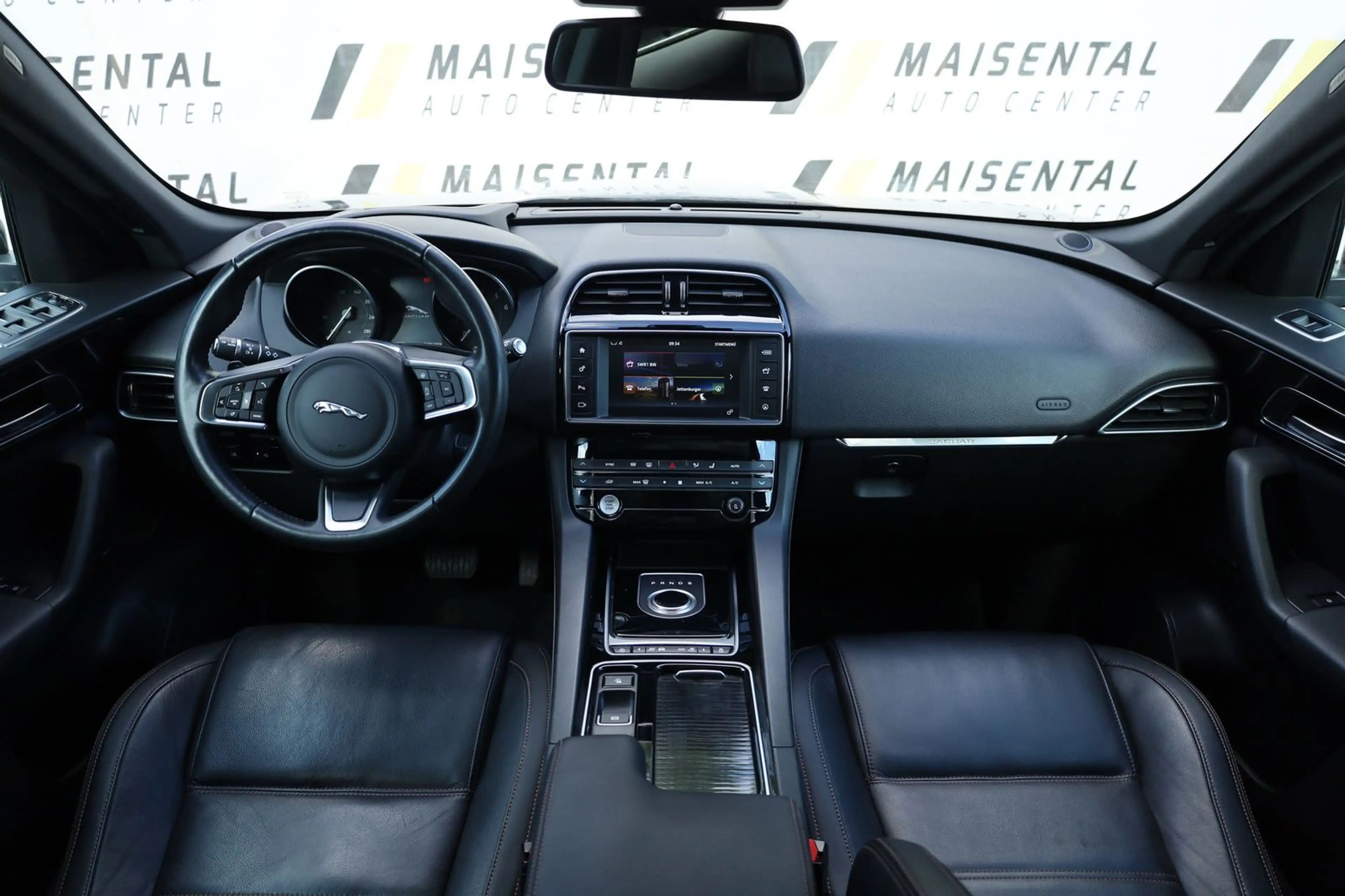 Jaguar F-Pace F-PACE Pure — photo 15