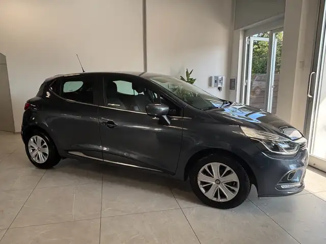 Renault Clio view 7