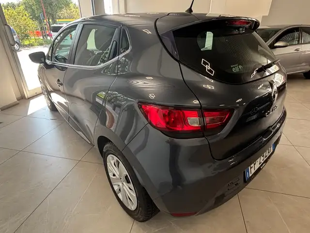 Renault Clio view 4
