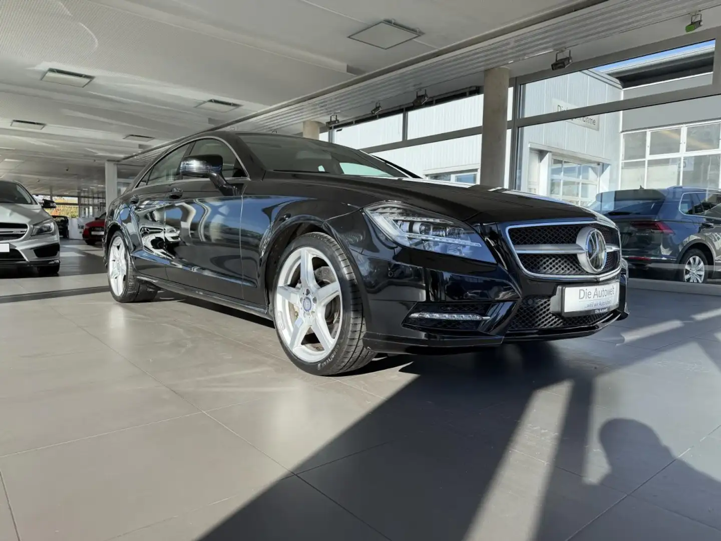 Mercedes-Benz CLS 350 CDI AUT NAVI LED DISTRONIC PLUS R-KAM BT Klima Zwart - 2