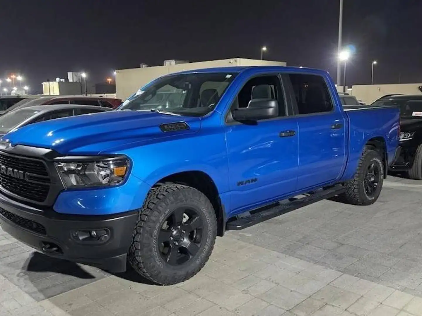 Dodge RAM 1500 Azul - 1