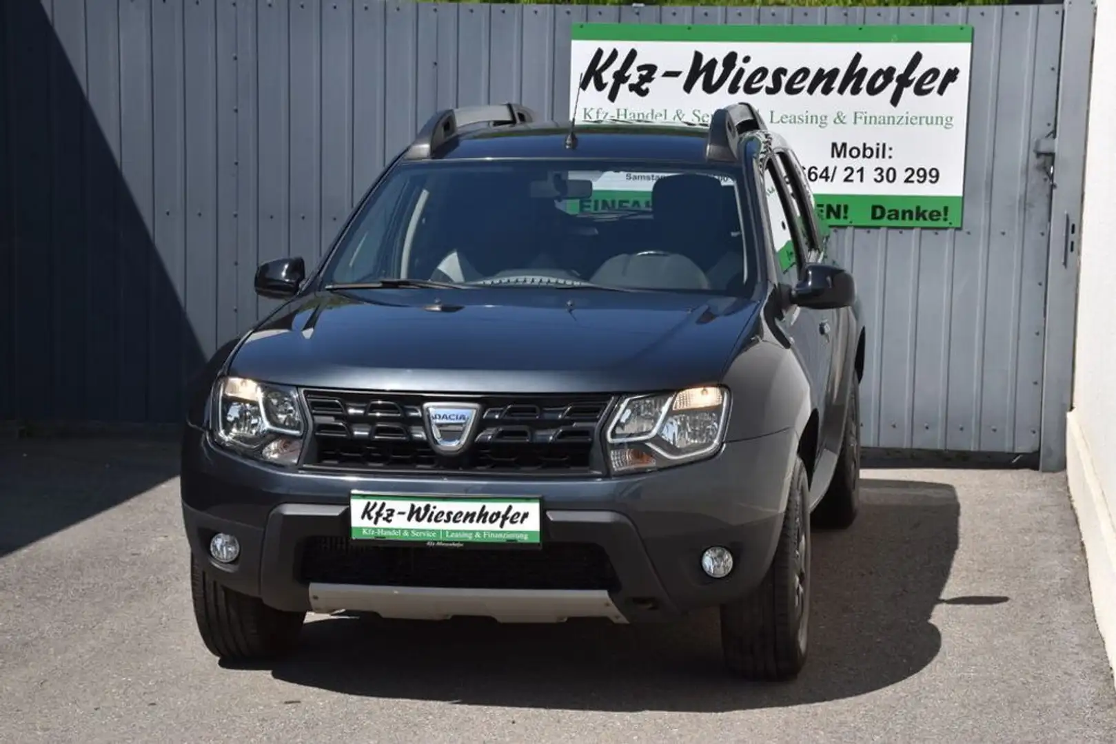 Dacia Duster Black Shadow 4x2 /AHK / Pickerl+Service NEU Gris - 2