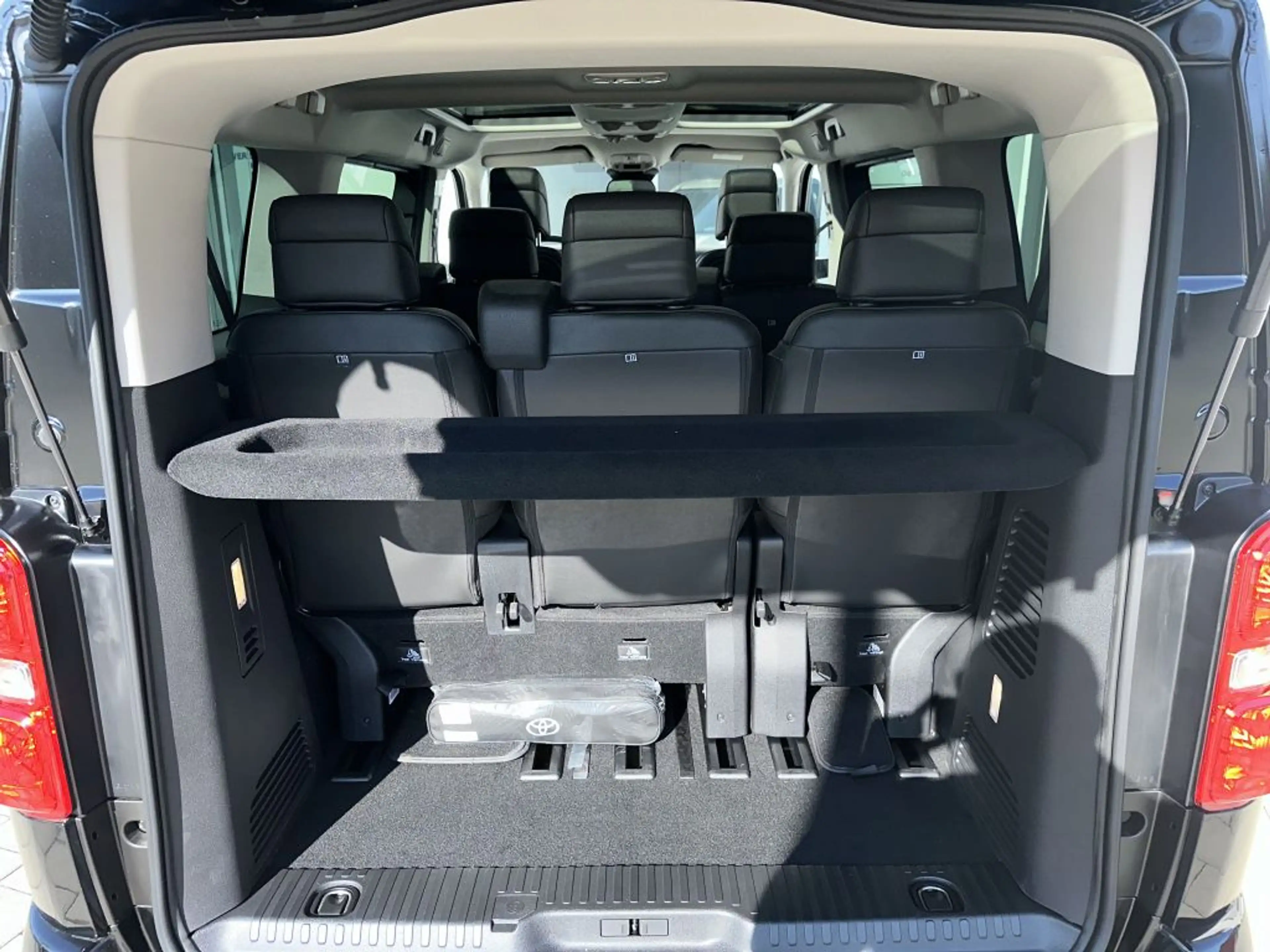 Toyota Proace Verso L1 Lounge Sthzg.,Leder,Pano,ACC,HiFi,sofort — photo 4
