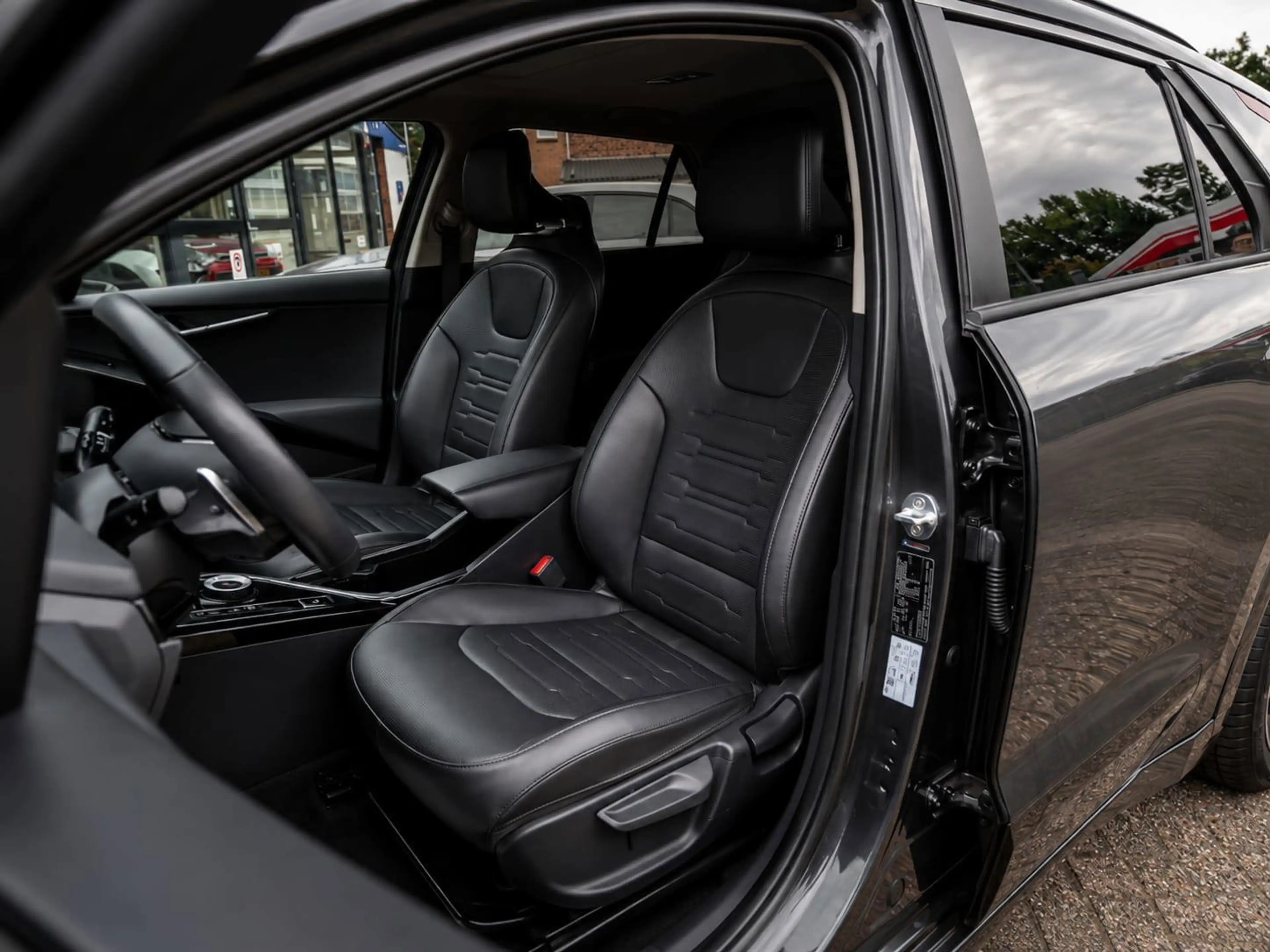 Kia e-Niro EV DynamicPlusLine 64.8 kWh Dealer Onderhouden Pan — photo 14