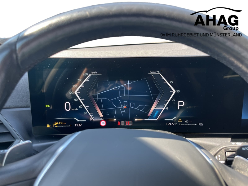 BMW 320 e Touring — photo 11