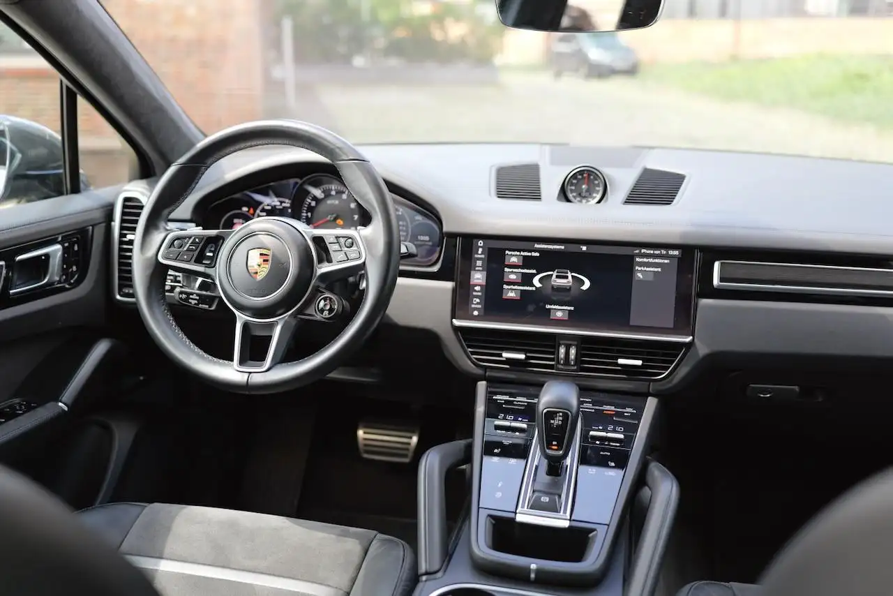Porsche Cayenne Coupé GTS – Foto 7