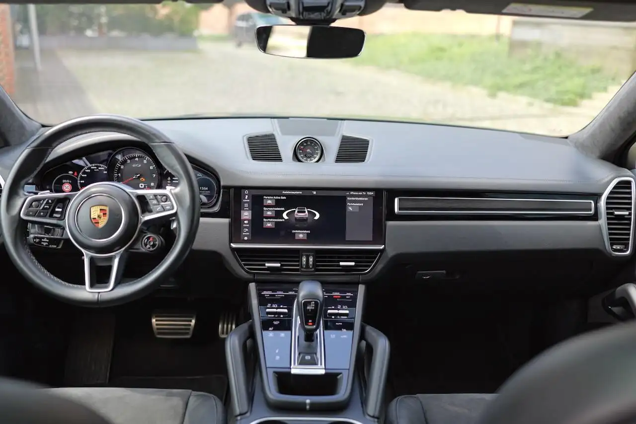 Porsche Cayenne Coupé GTS – Foto 10