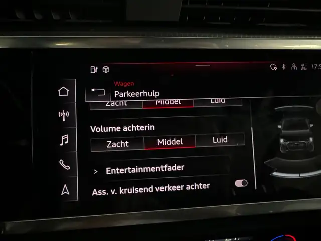 Audi Q3 view 26