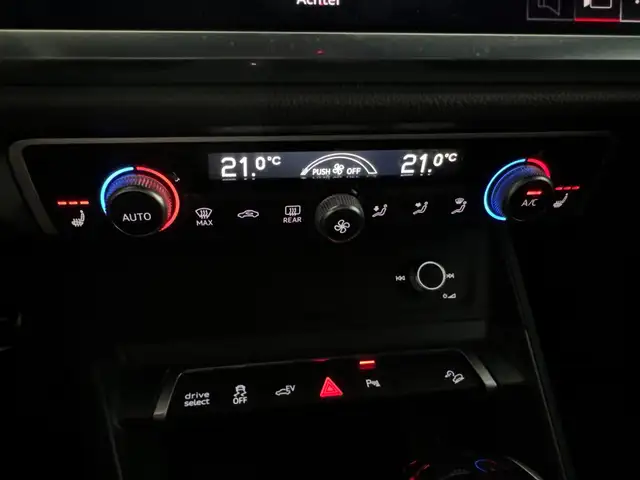 Audi Q3 view 17