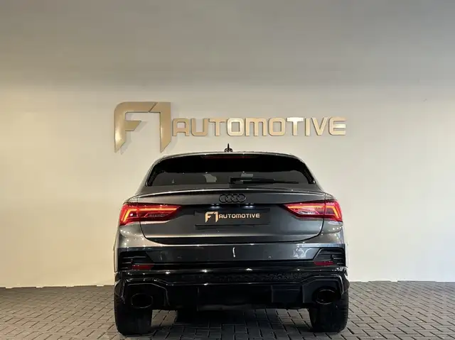 Audi Q3 view 5