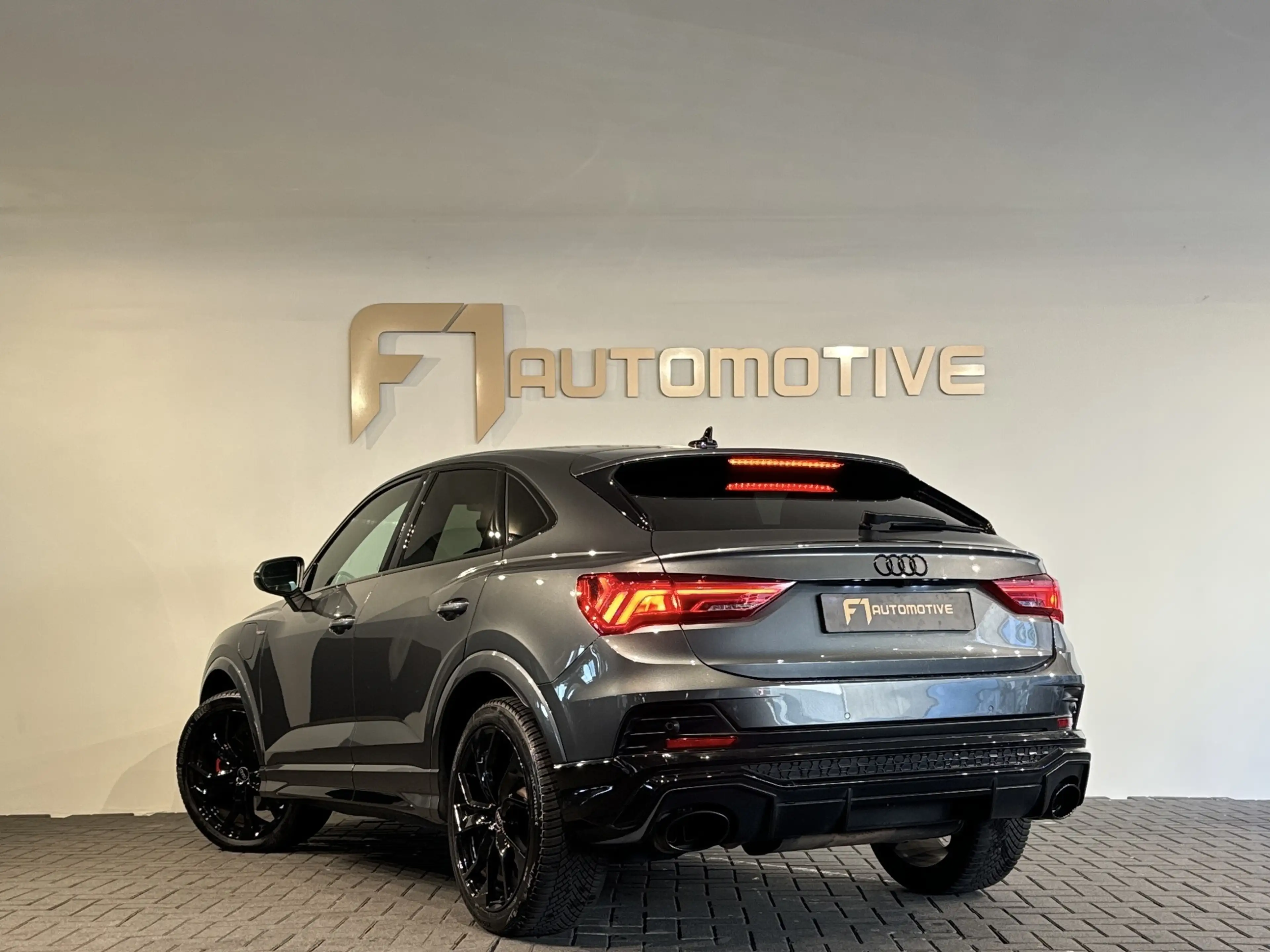 Audi Q3 Sportback 45 TFSI e S Edition RS Look|ACC|Lane|Cam — photo 4