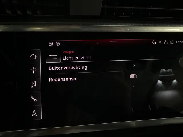 Audi Q3 view 22