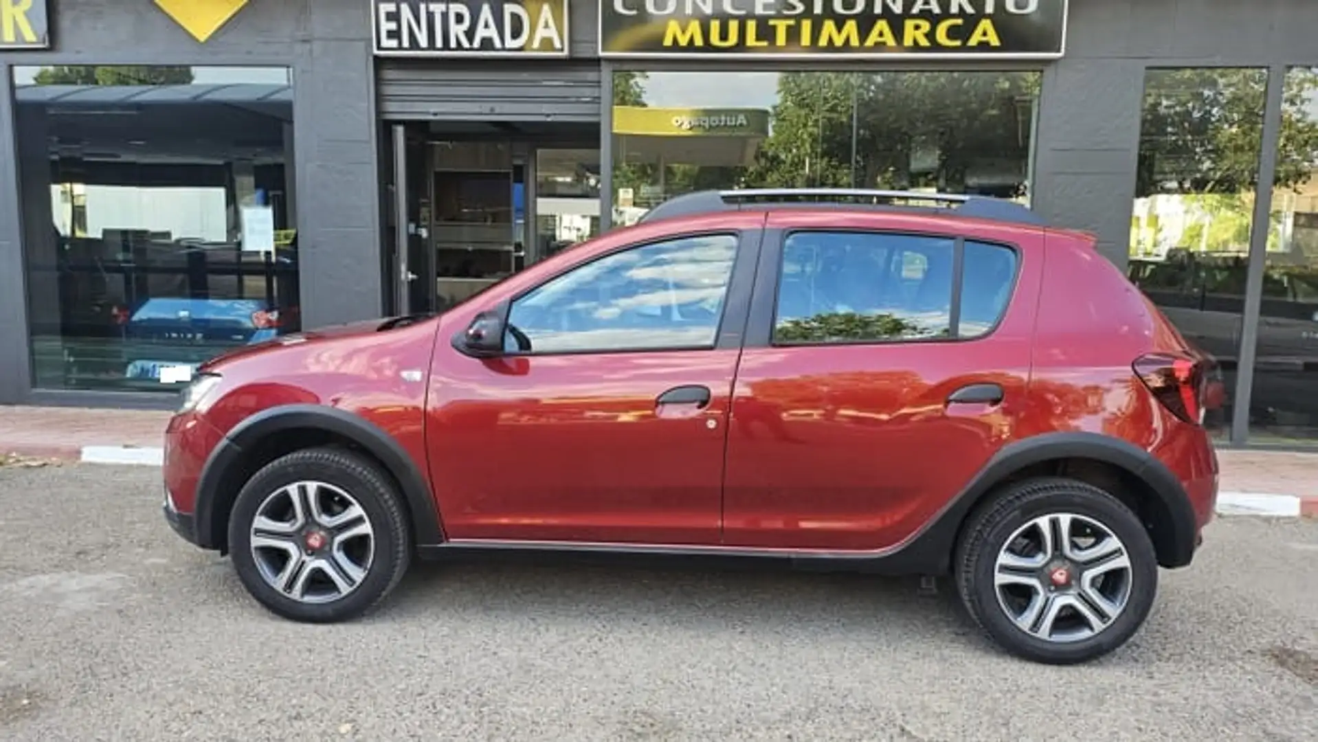 Dacia Sandero 1.5 Blue dCi Comfort 70kW Fialová - 2