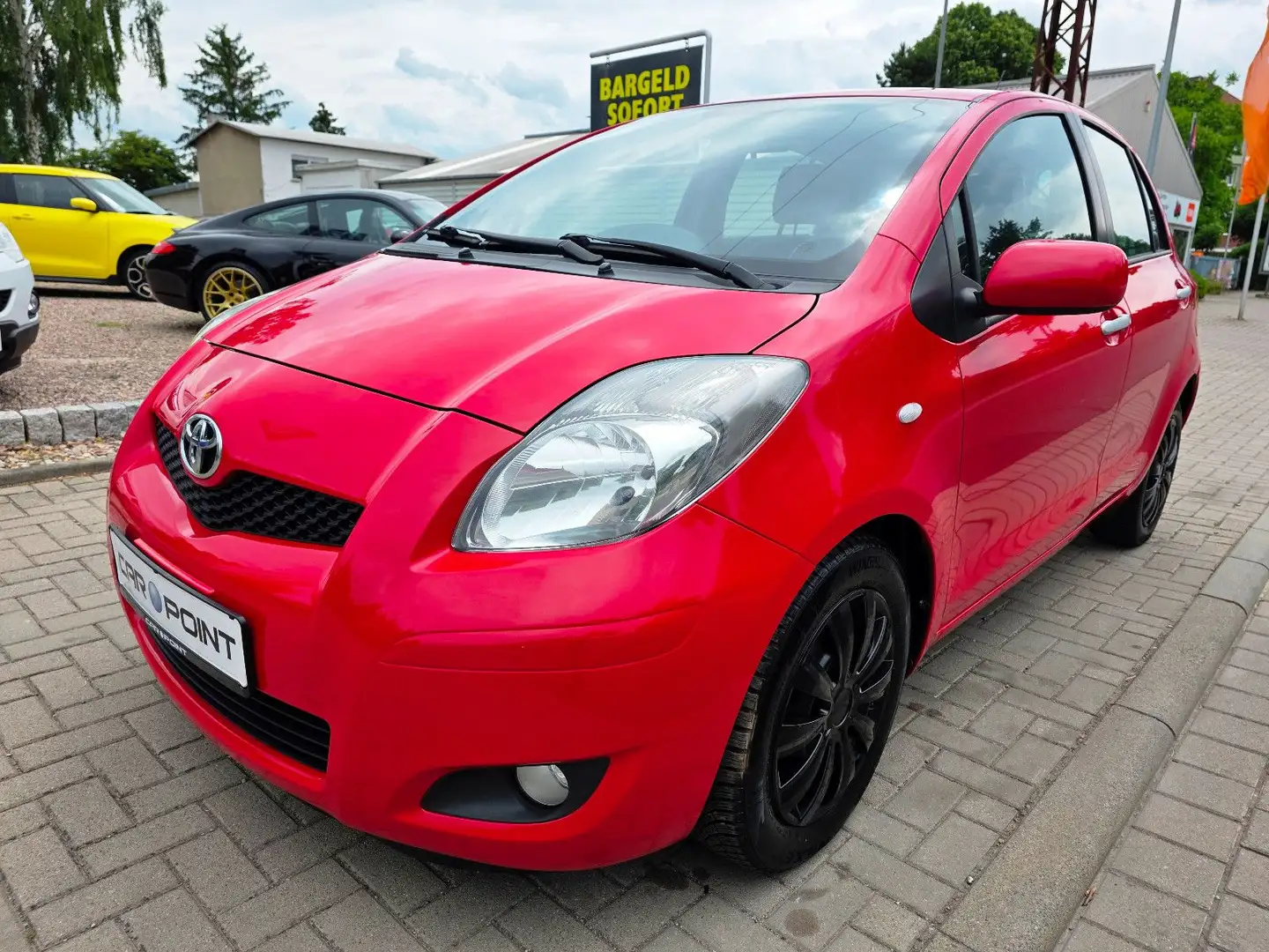 Toyota Yaris Life Automatik Schaltwippen Klimaautomatik Rot - 2