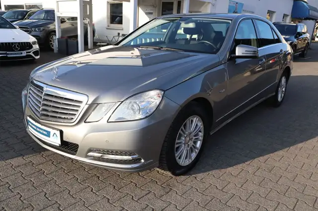 Mercedes-Benz E 350 E 350 BlueEFFICIENCY 7G-TRONIC Elegance|NAVI|LEDER
