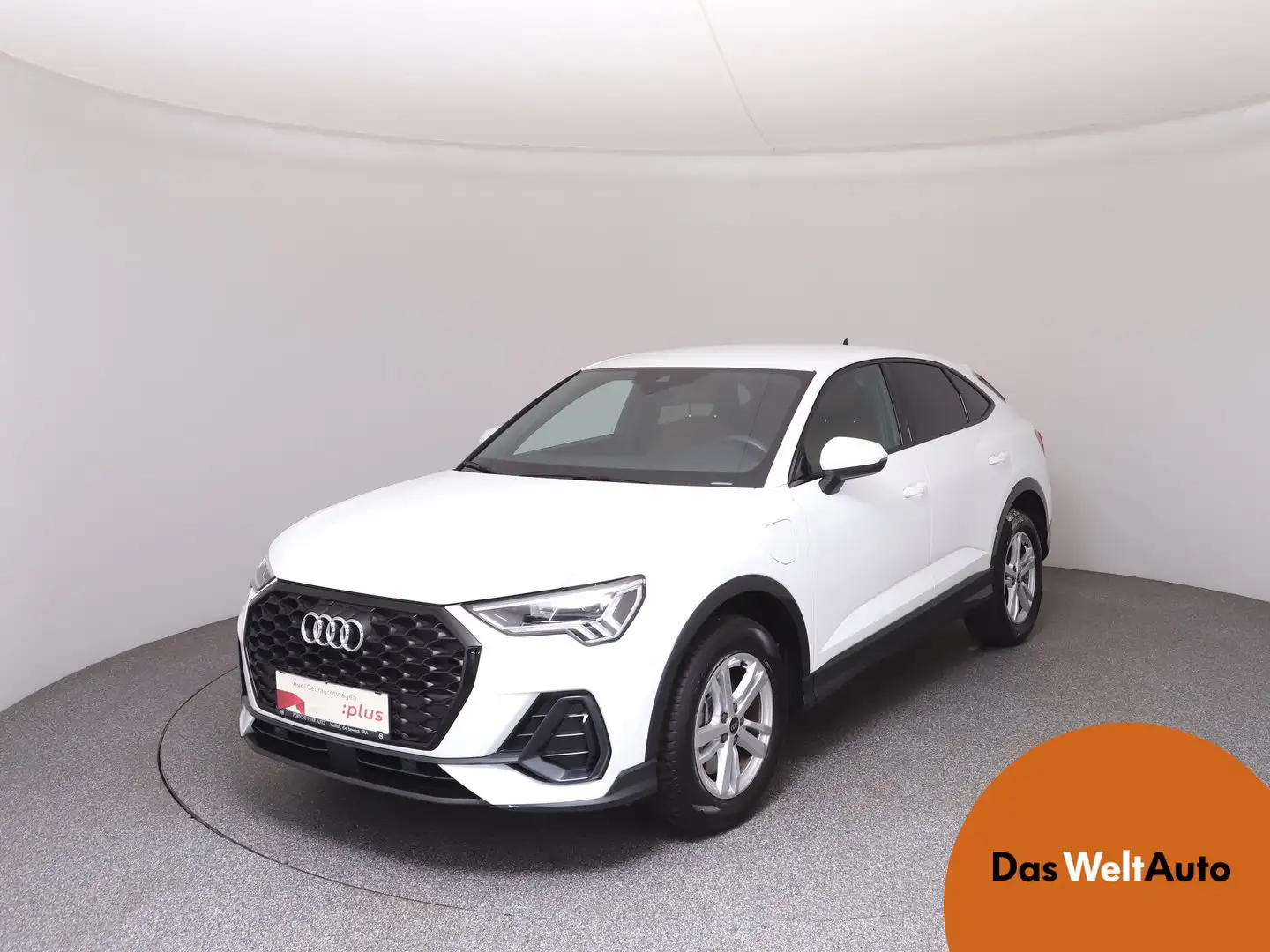 Audi Q3 e-tron 45 TFSI e Blanc - 1