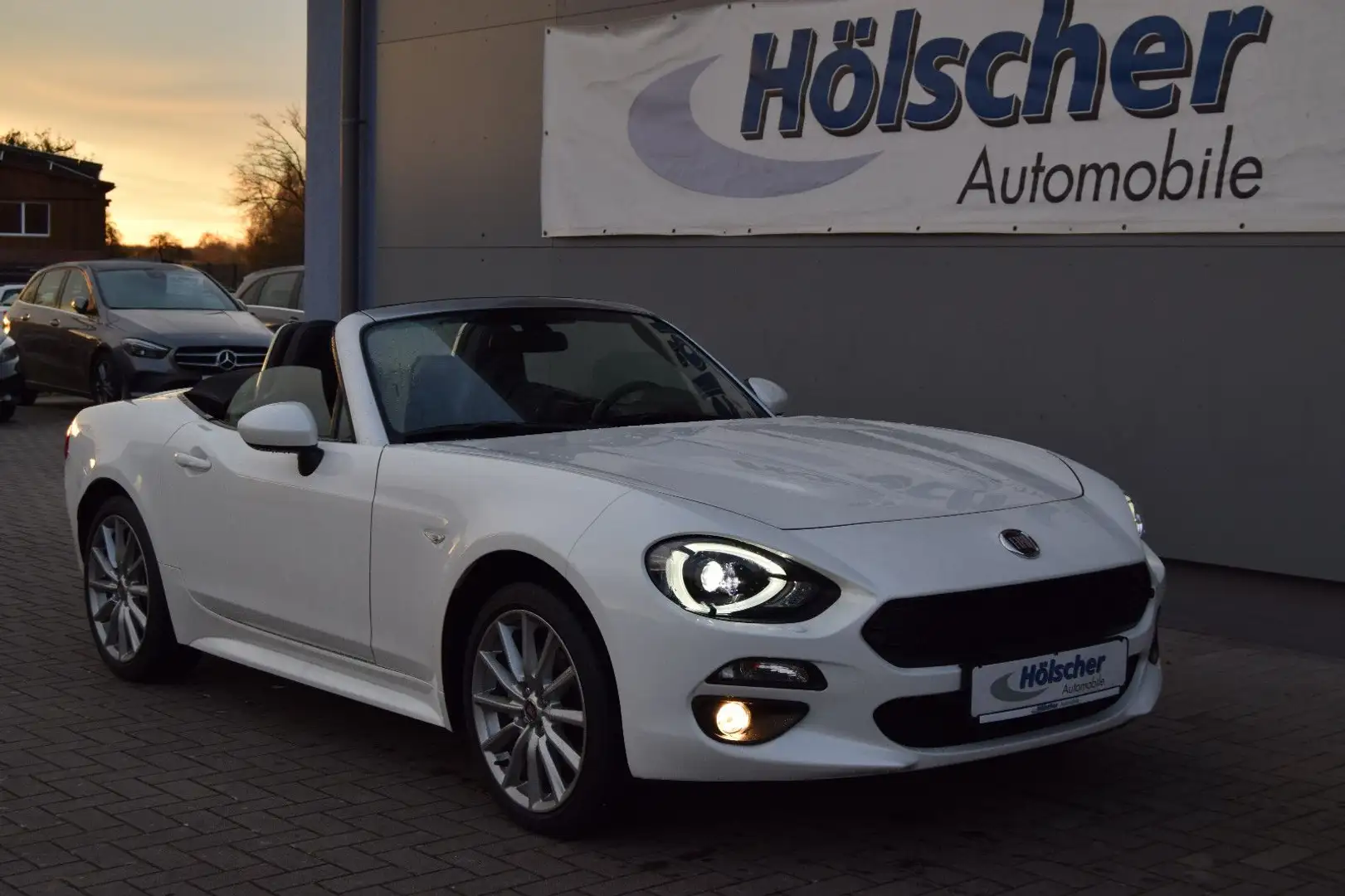 Fiat 124 Spider Lusso! Autom!Navi,Leder,Xenon,Kam,,, - 1