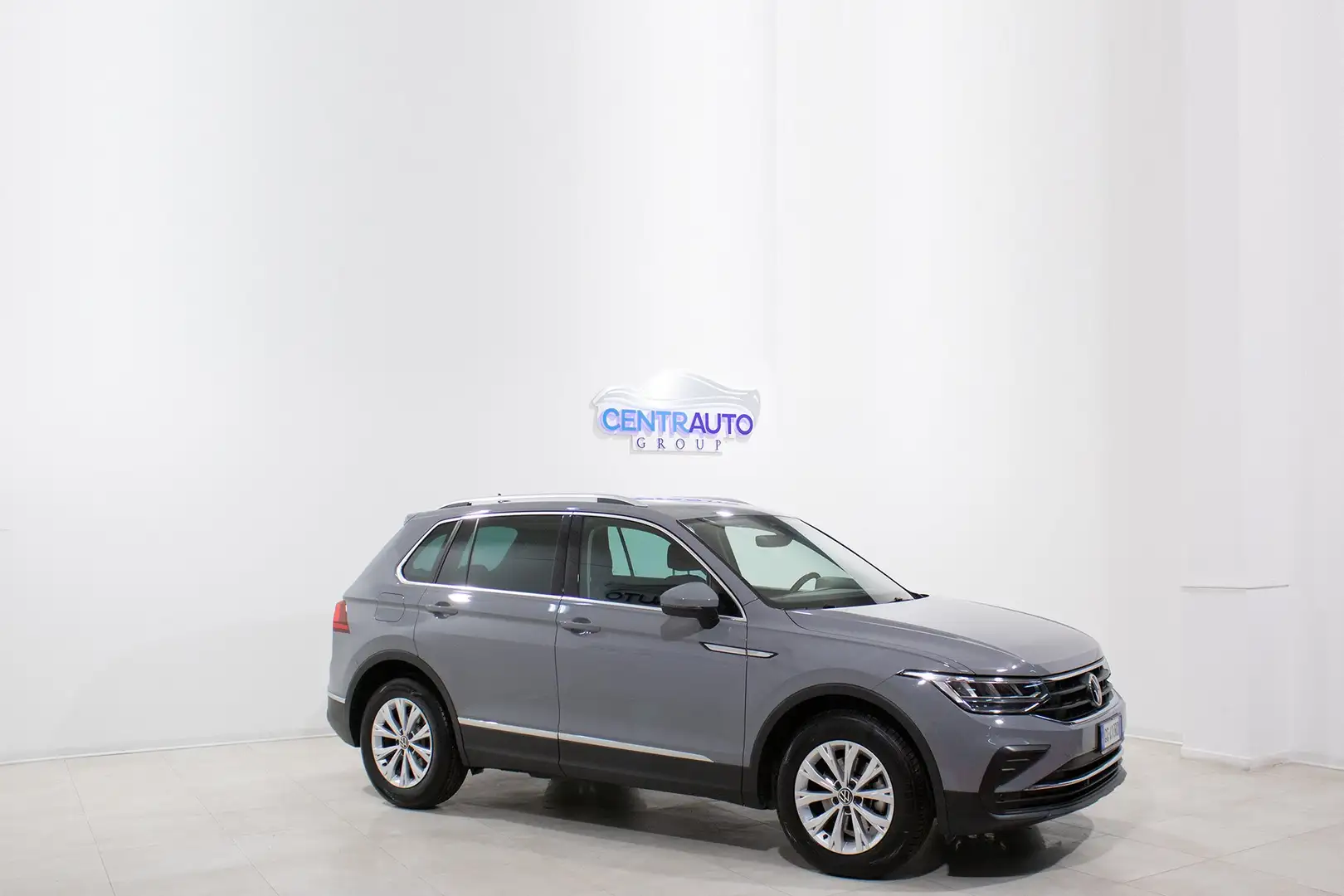 Volkswagen Tiguan 2.0 TDI 150cv DSG LIFE *PARK PILOT, RUOTINO* Grigio - 2