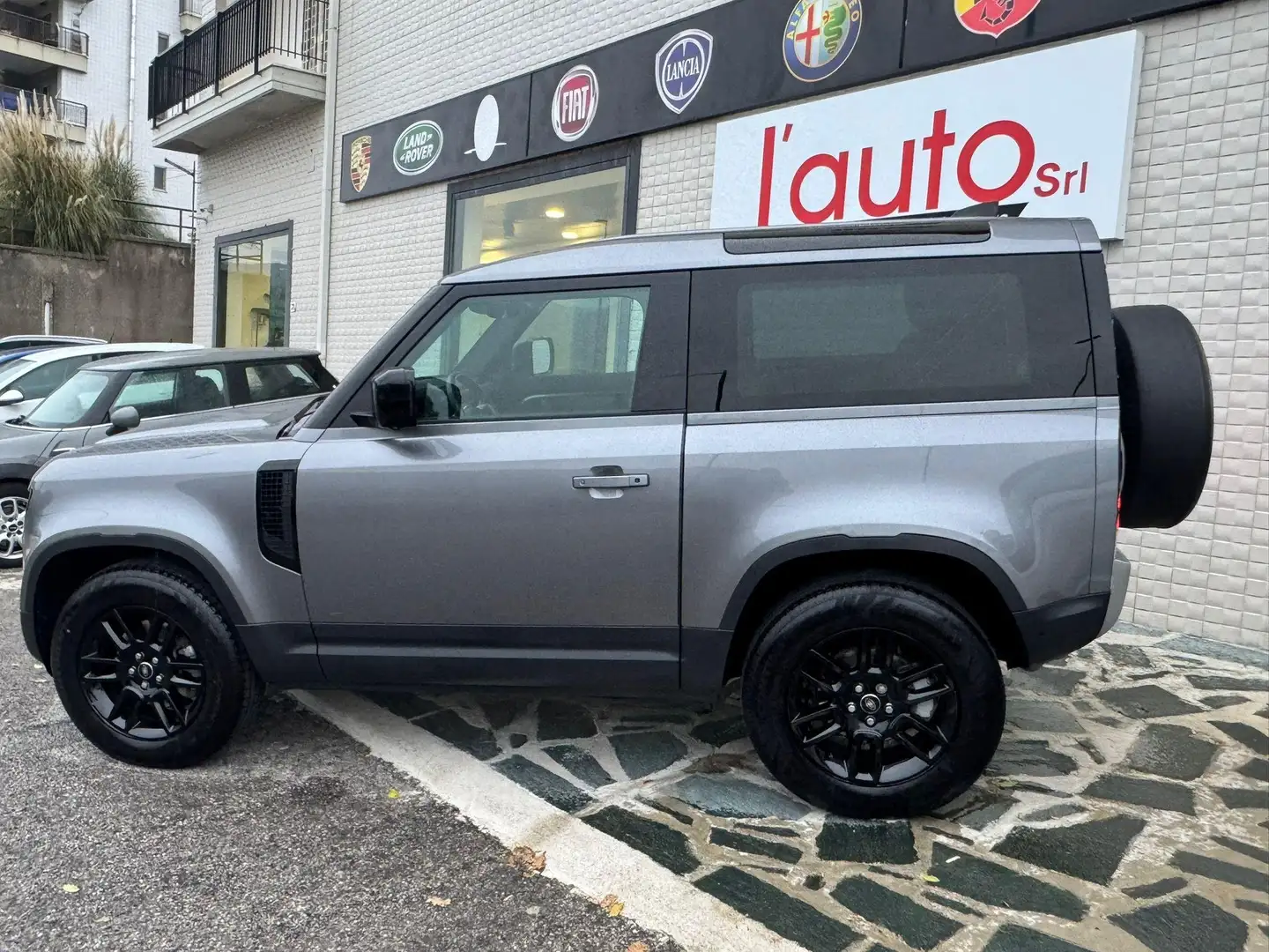 Land Rover Defender Defender 3.0d i6 mhev X-Dynamic S awd 200cv auto Grigio - 2