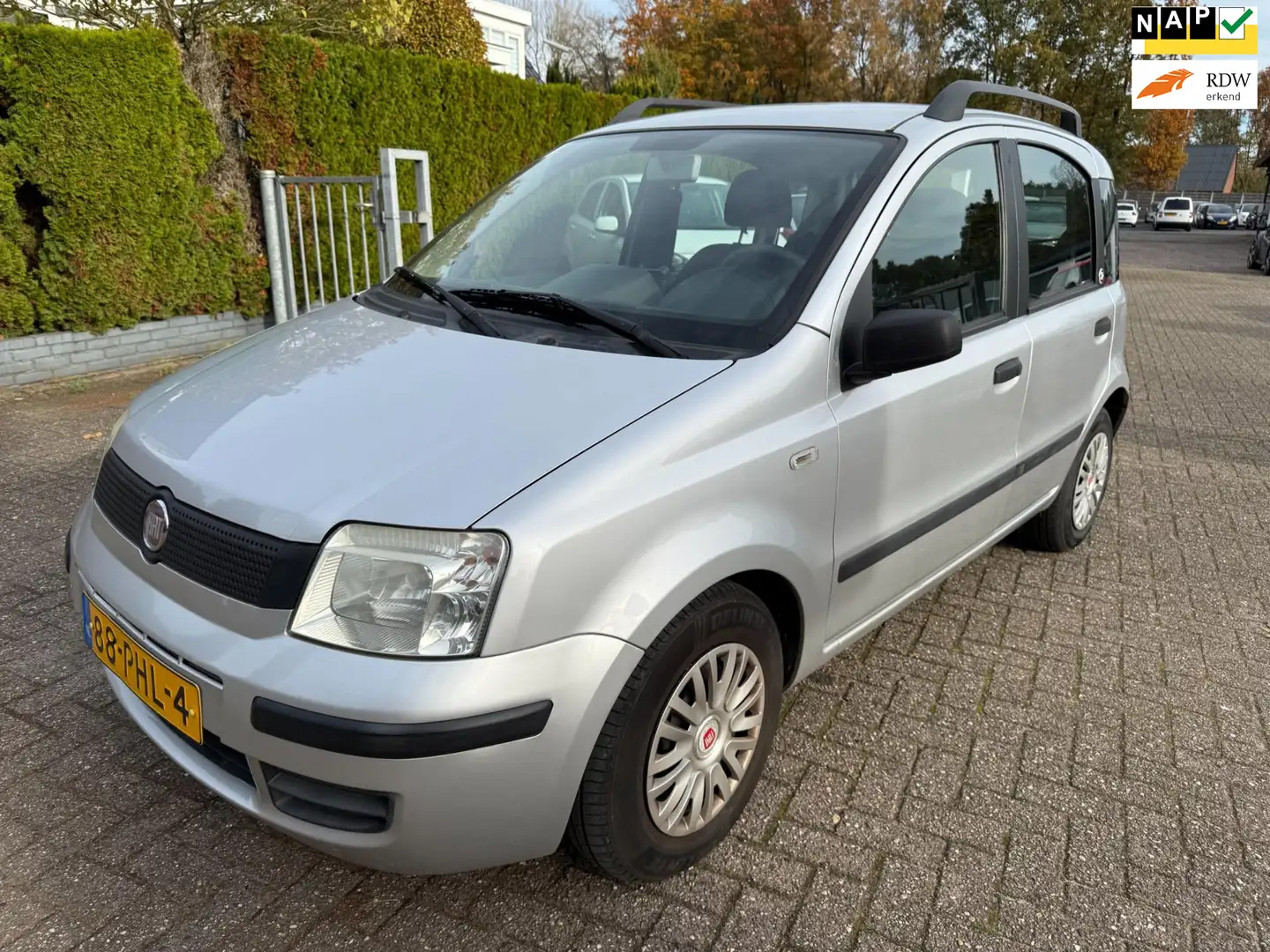 Fiat Panda 1.2 5-DRS Celebration CV EL. RAMEN TREKHAAK NAP NW Grijs - 1