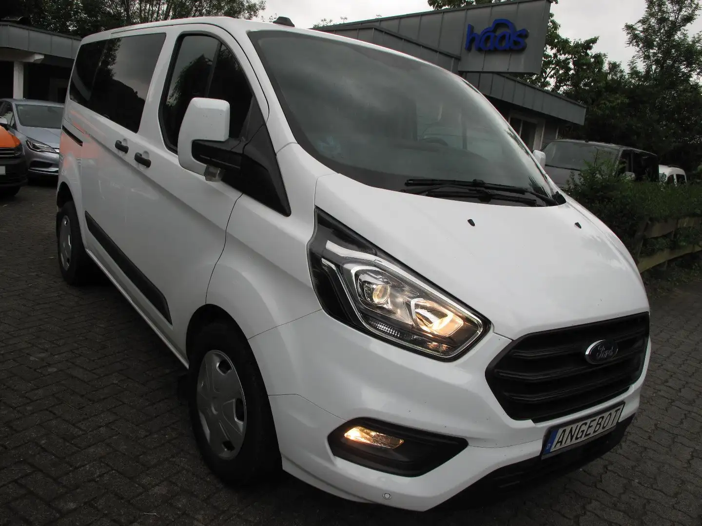 Ford Transit Custom 320 L1 H1 Trend 9Sitzer Heckfl. Weiß - 1