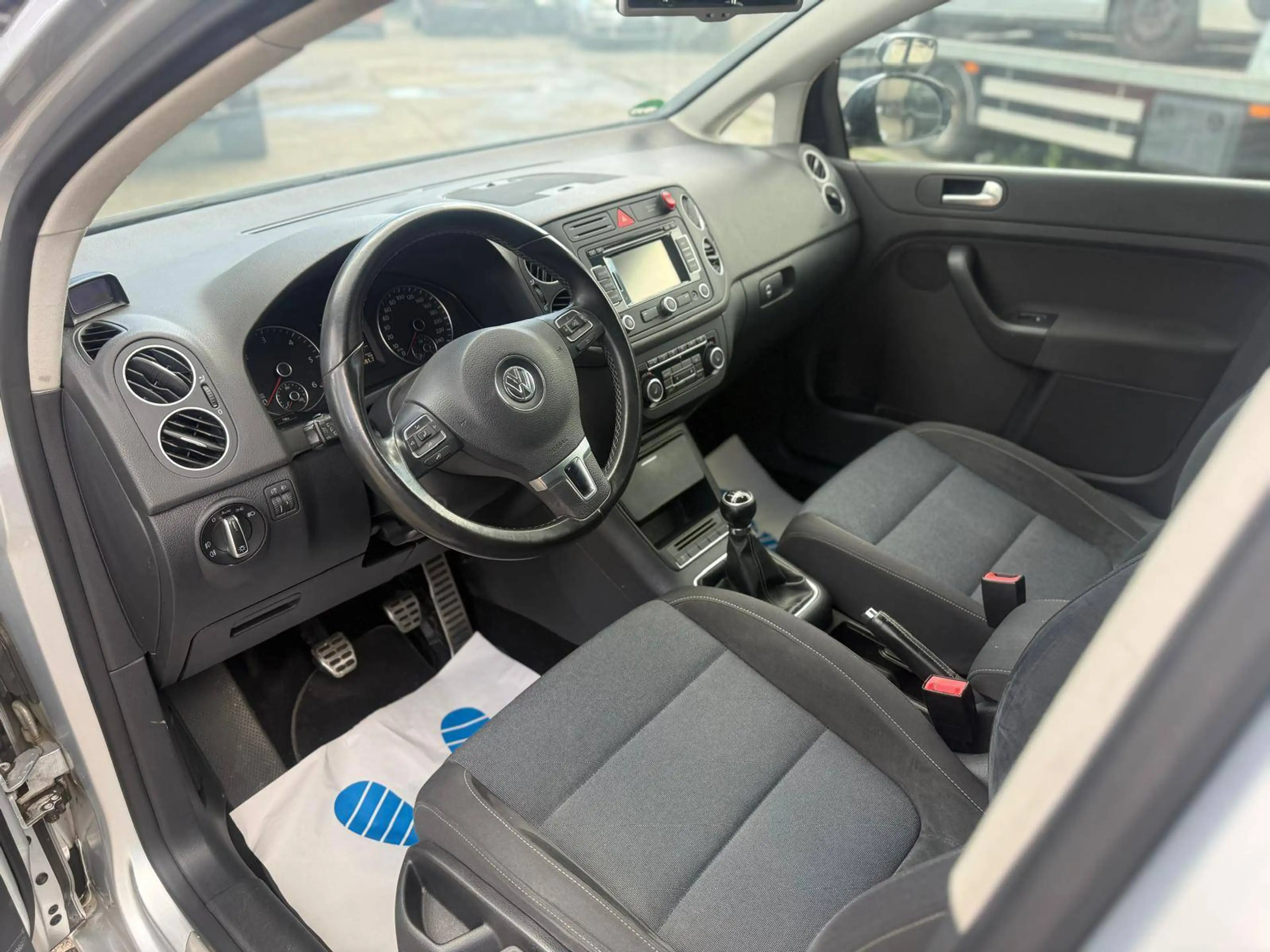 Volkswagen Golf Plus Golf VI Plus Diesel 1.6 TDI DPF Style — photo 12