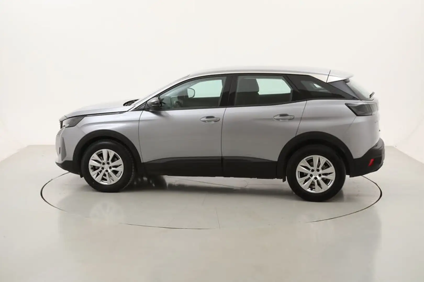 Peugeot 3008 Active Pack 1.2 Benzina 131CV Grigio - 2