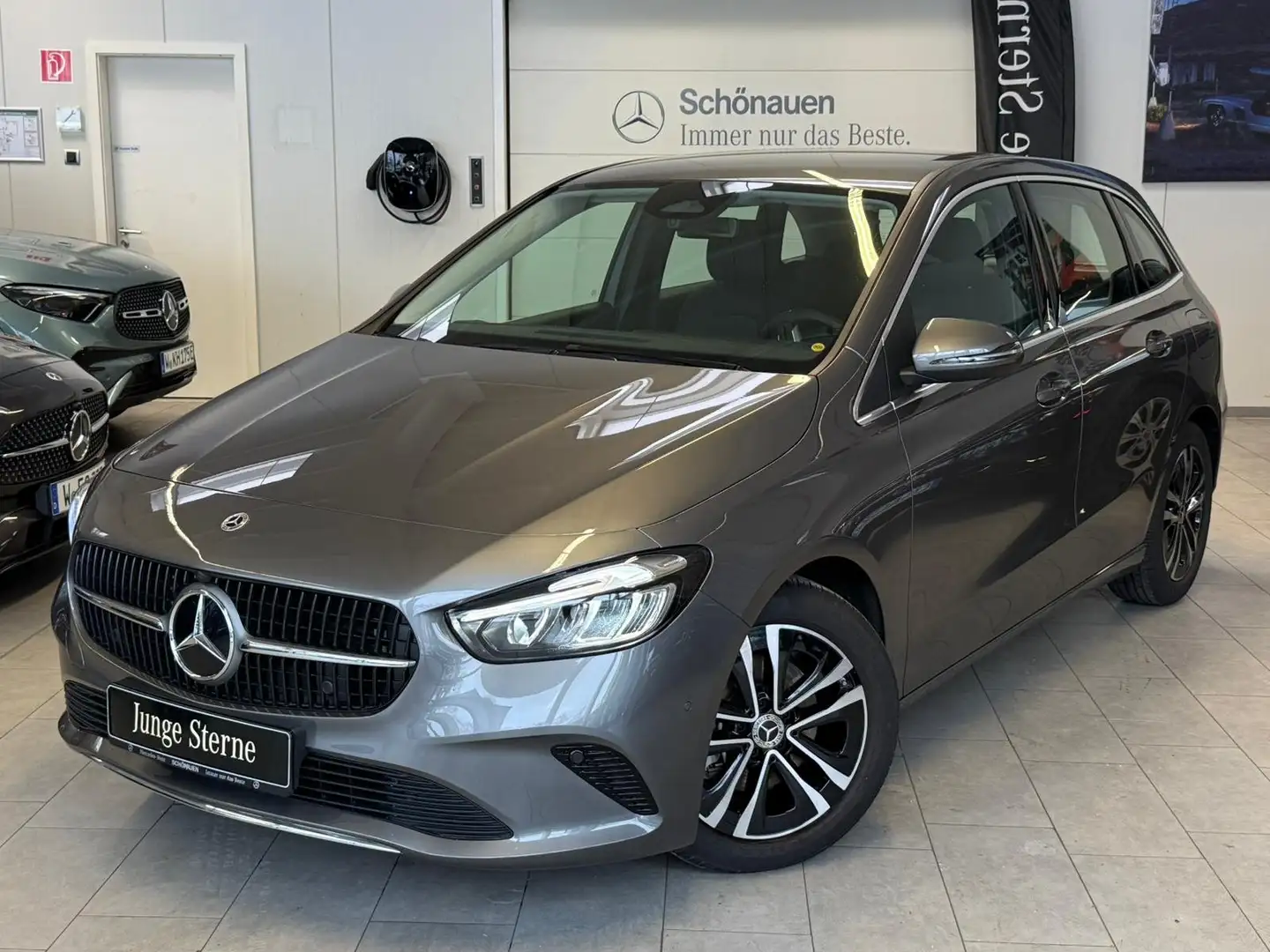 Mercedes-Benz B 200 Progressive KAMERA+LED+CARPLAY+EASYPK+DAB Grau - 1