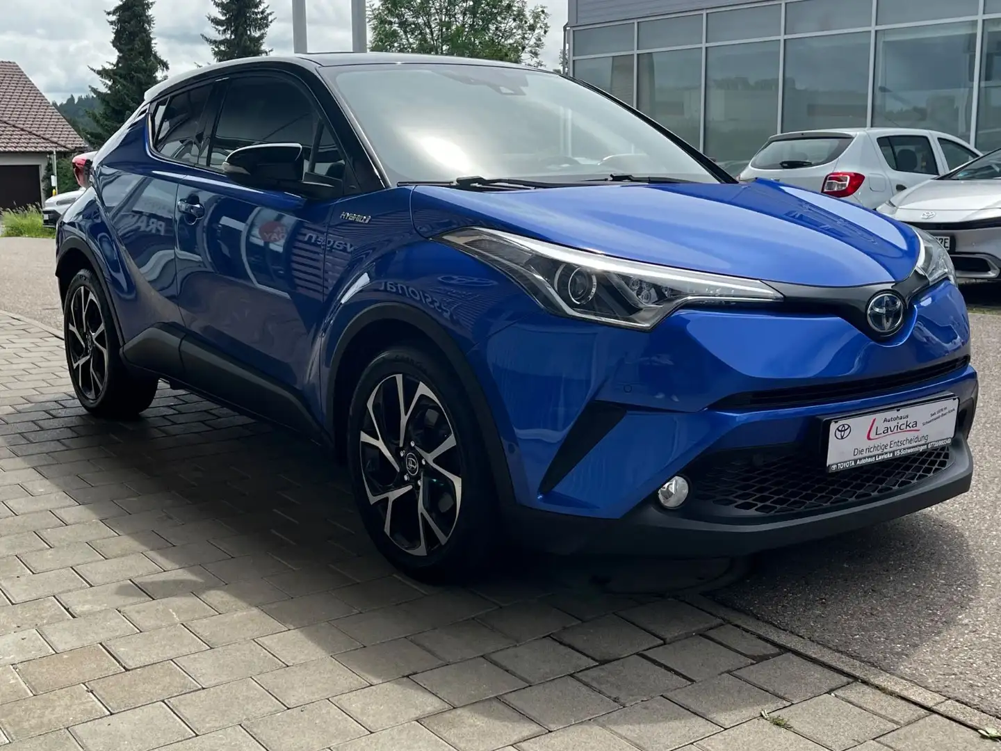 Toyota C-HR Hybrid Style Selection Blau - 1